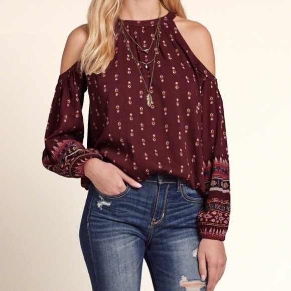 Hollister Tops - 2/$5 Hollister XS Cold Shoulder Top Allover Print